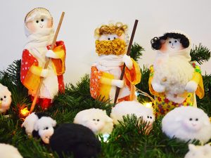 Pastores para pesebre con 3 ovejas