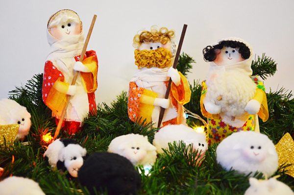 Pastores para pesebre con 3 ovejas